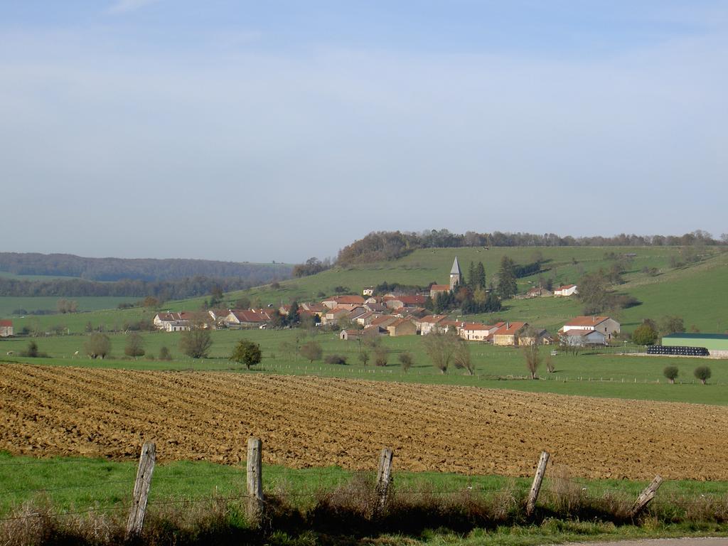 La Maison De Marie-Claire Doncourt-sur-Meuse Екстериор снимка